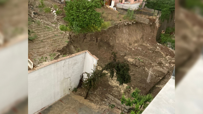 Ankara'da istinat duvarı yıkıldı: 4 apartman ve 1 gecekondu tahliye edildi